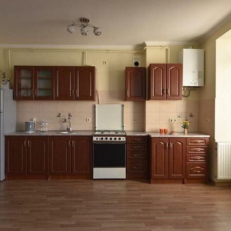 Затишна Красива Квартира-Студія В Новобудові З Балконом Chernivtsi Bagian luar foto